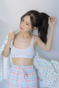 误入男子体校后我被大佬们宠坏了